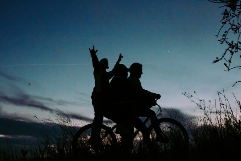 La bicicleta especial puede generar la electricidad suficiente para impulsar una obra de teatro.