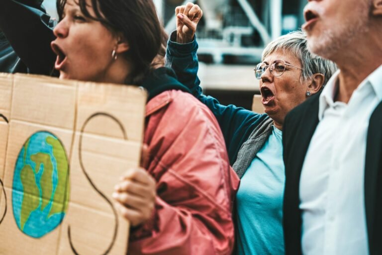 Activistas climáticos alemanes buscan «revolucionar» el Parlamento de la UE participando en las elecciones: Última Generación